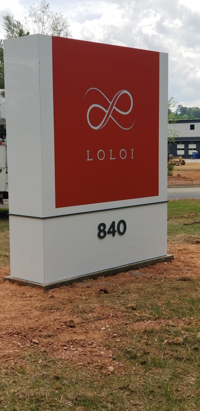 Loloi Monument Sign Photo