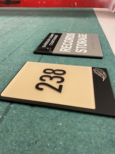 Custom Signs & Banners Photo
