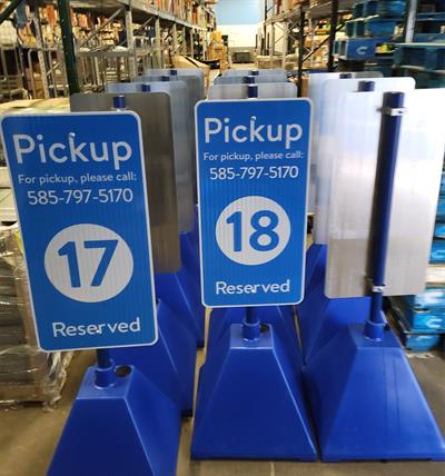 Curbside Pickup Signage Photo