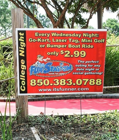 Custom Retail Yard Sign Photo