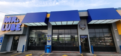 Mr Lube Exterior Signage Photo