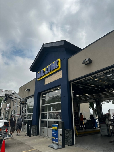 Mr Lube Exterior Signage Photo