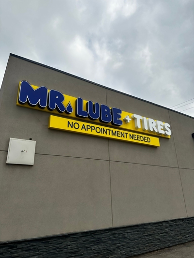 Mr Lube Exterior Signage Photo