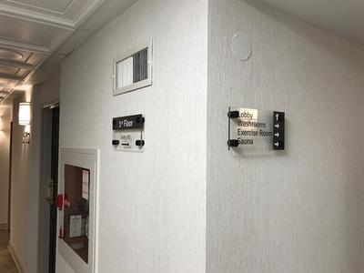 Acrylic Standoff Wayfinding Signs Photo