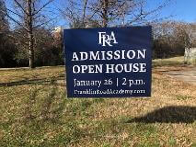 Custom Signs & Banners Photo