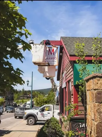 Exterior Signage Photo