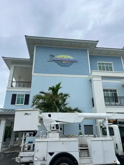 Paradise Bank Photo