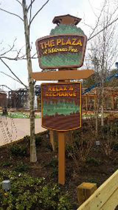The plaza signage Photo