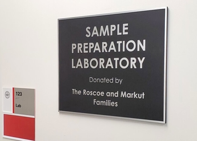 Engraving & Plaques Photo