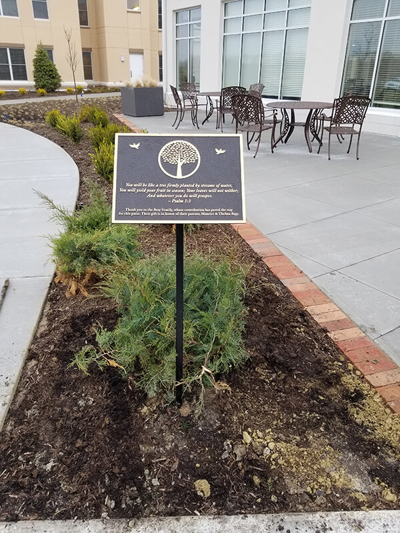Custom exterior signage Photo