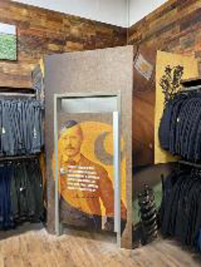 advertisement inside store Photo