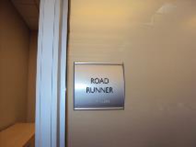 Med impact road runner sign Photo
