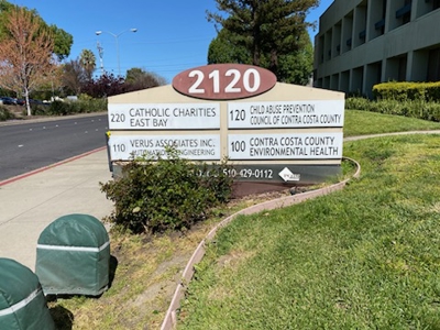 monument sign Photo