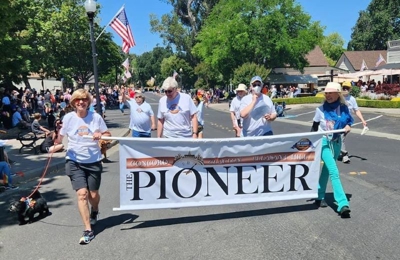 parade banner Photo