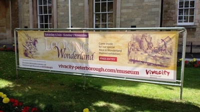 Looking wonderland banner Photo