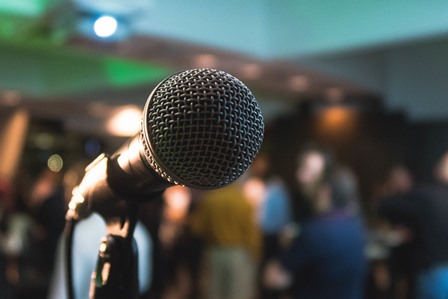 microphone-2593567_1920 microphone-2593567_1920