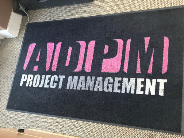  logoed mat