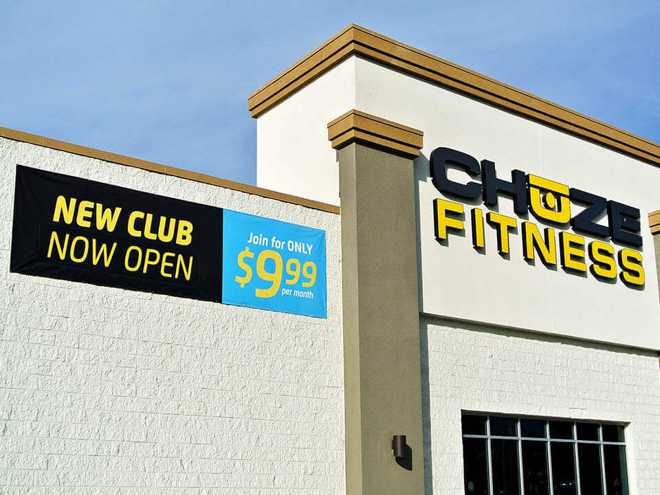 Chuze Fitness and banner